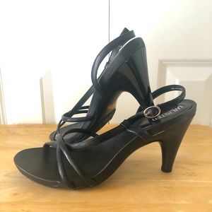 Kenneth Cole | Black strappy heels